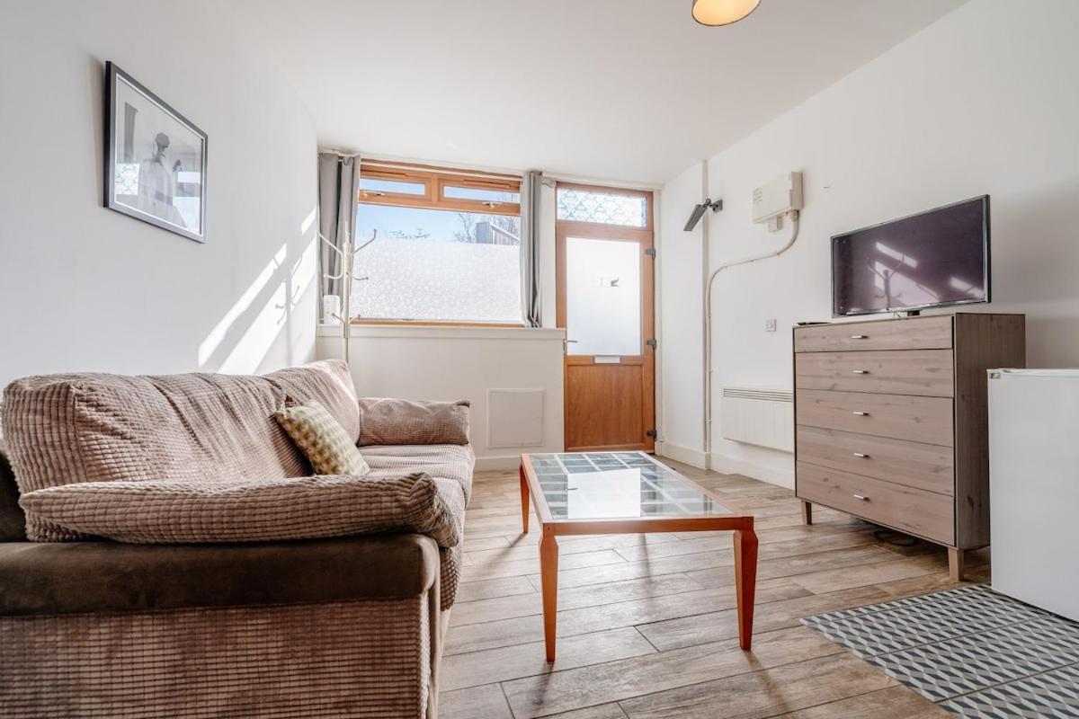 Cozy-free Parking-12 Mins Center